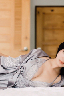 《妻子与瑜伽教练》主演是谁瑜伽教